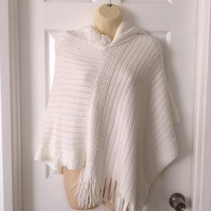 Women’s white pullover